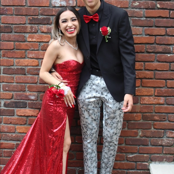 Jessica Rabbit inspired dress. - Picture 4 of 4